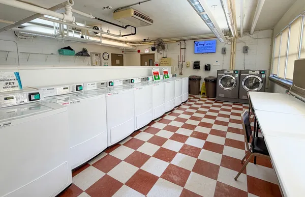 $285,000 | 6301 North Sheridan Road, Unit 24E, Chicago, IL 60660