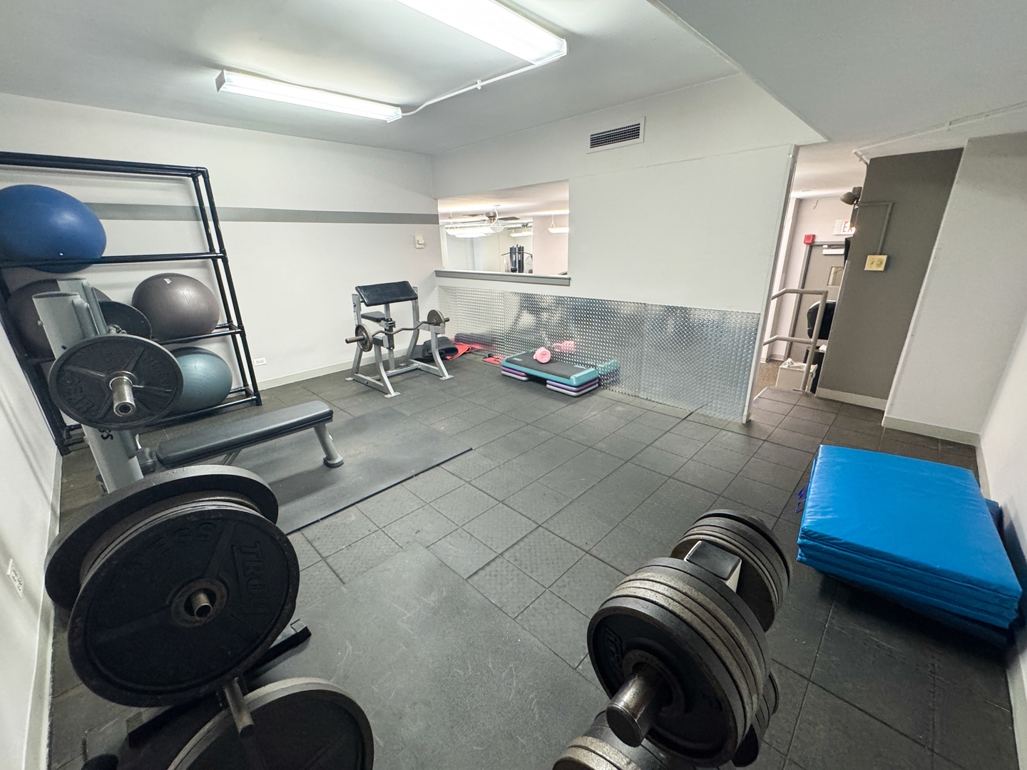 6301 North Sheridan Road, Unit 24E Chicago, IL 60660 - Photo 41 of 52 a view of storage and utility room