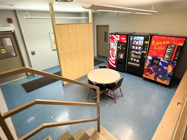 $285,000 | 6301 North Sheridan Road, Unit 24E, Chicago, IL 60660