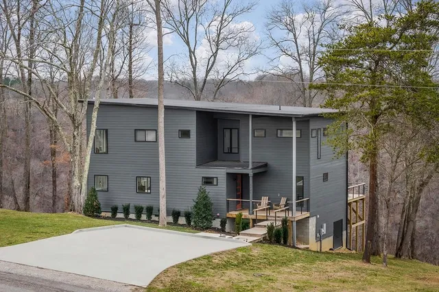 $899,900 | 1171 Hutchins Bend Road, Sparta, TN 38583