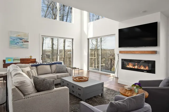 $899,900 | 1171 Hutchins Bend Road, Sparta, TN 38583