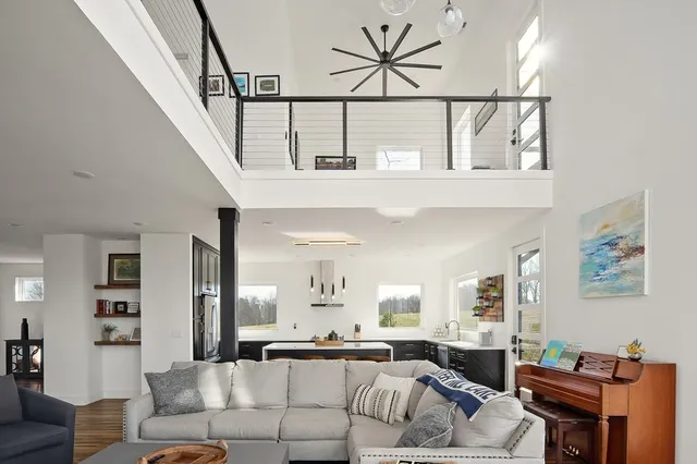 $899,900 | 1171 Hutchins Bend Road, Sparta, TN 38583