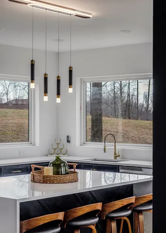 $899,900 | 1171 Hutchins Bend Road, Sparta, TN 38583