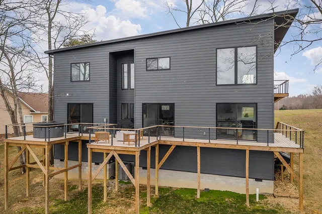 $899,900 | 1171 Hutchins Bend Road, Sparta, TN 38583