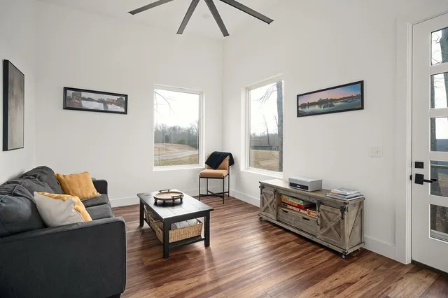 $899,900 | 1171 Hutchins Bend Road, Sparta, TN 38583