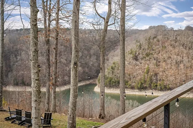 $899,900 | 1171 Hutchins Bend Road, Sparta, TN 38583