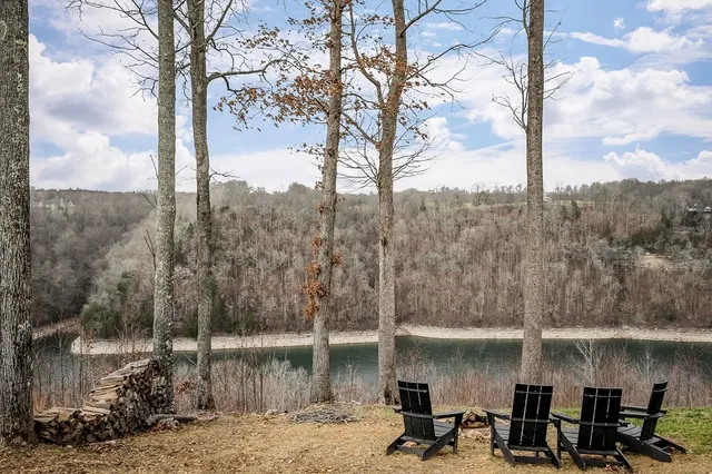 $899,900 | 1171 Hutchins Bend Road, Sparta, TN 38583