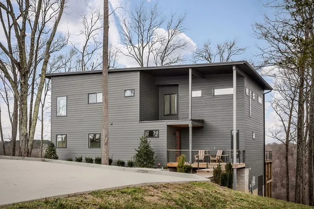 $899,900 | 1171 Hutchins Bend Road, Sparta, TN 38583