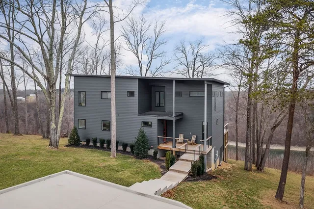 $899,900 | 1171 Hutchins Bend Road, Sparta, TN 38583