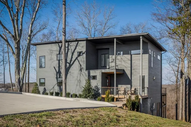 $899,900 | 1171 Hutchins Bend Road, Sparta, TN 38583