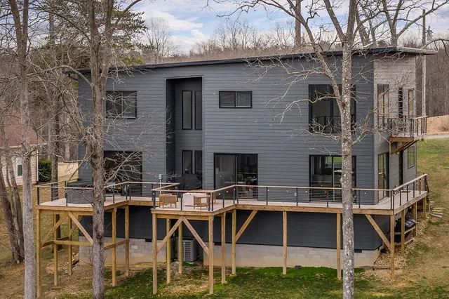 $899,900 | 1171 Hutchins Bend Road, Sparta, TN 38583