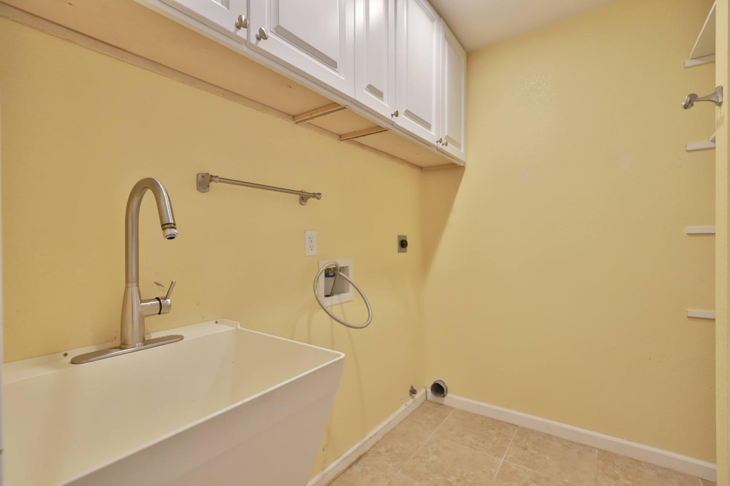 4773 Jacarah Road Placerville, CA 95667 - Photo 77 of 94 Office laundry hook-ups and sink.