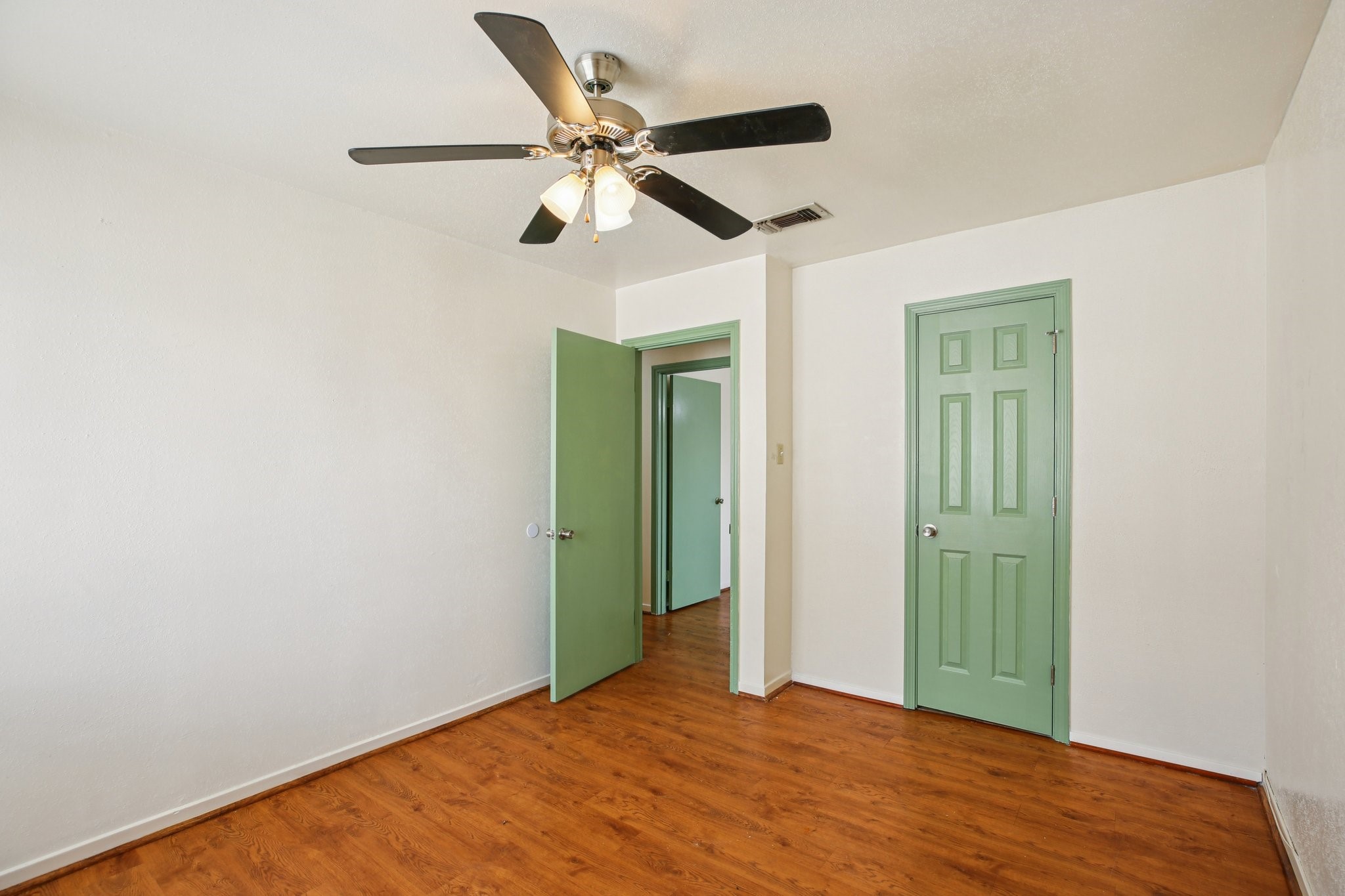 8379 La Roche Lane Houston, TX 77036 - Photo 20 of 28 Bedroom