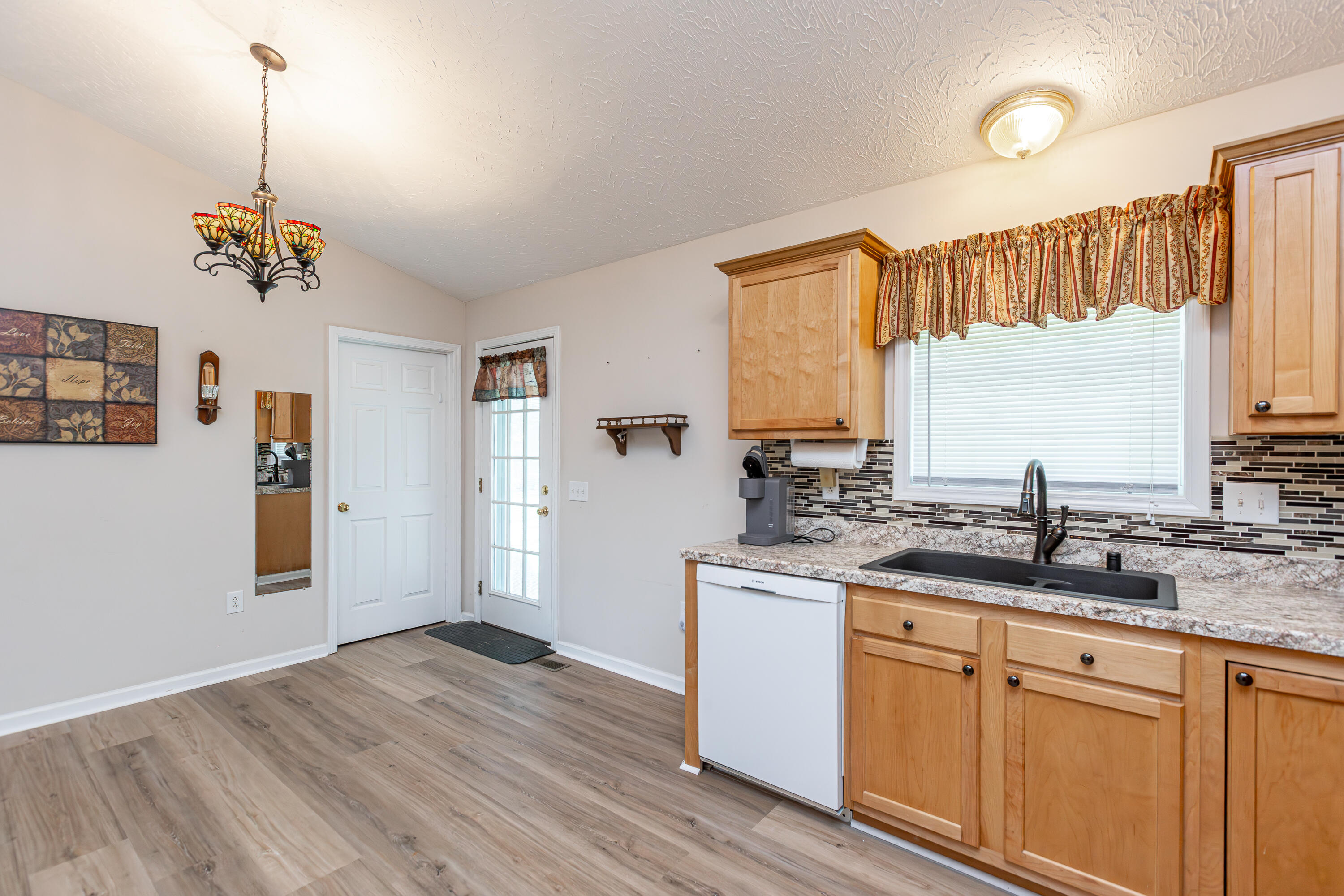 1112 Ironworks Road Winchester, KY 40391 - Photo 9 of 28 1-10