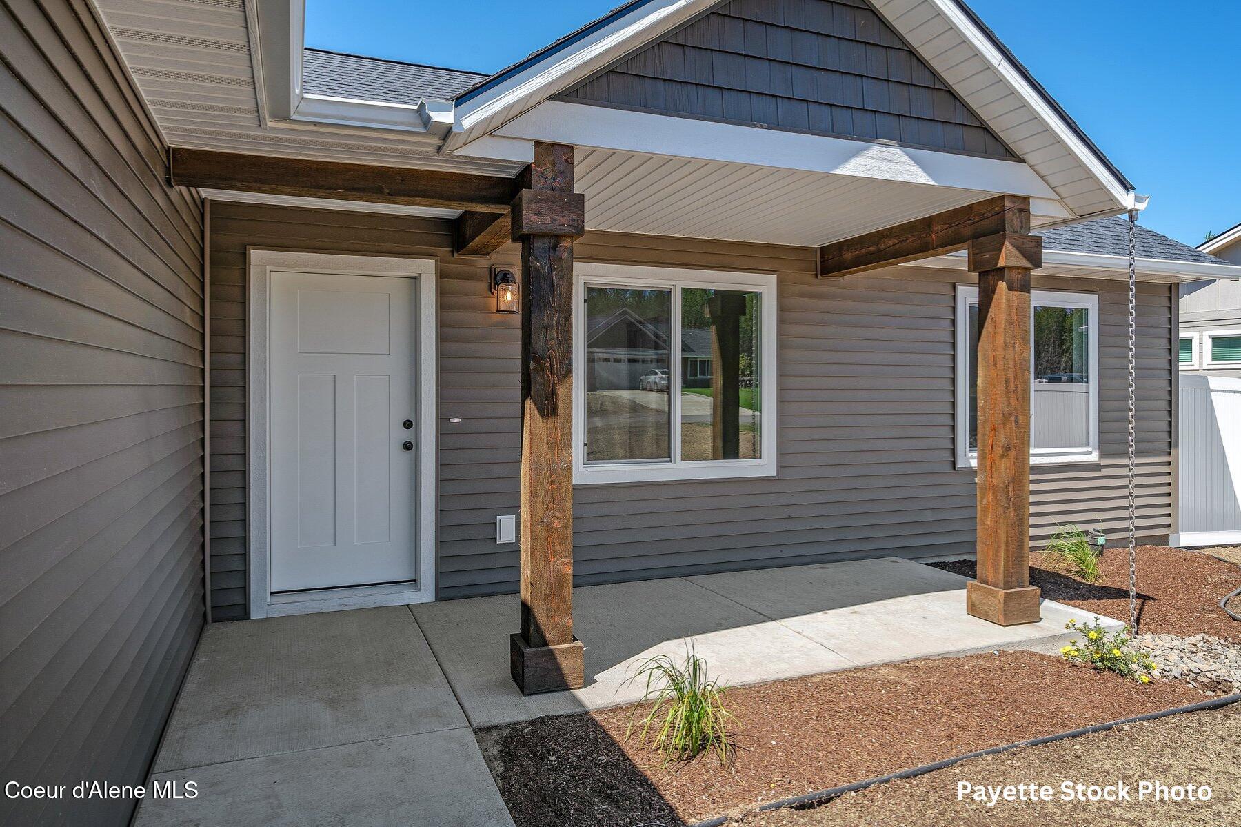 7065 West Constantine Lane Rathdrum, ID 83858 - Photo 3 of 5 22 Payette Gable Entry