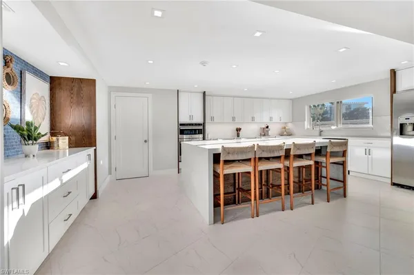 $694,000 | 3410 Gulf Shore Boulevard North, Unit 701, Naples, FL 34103