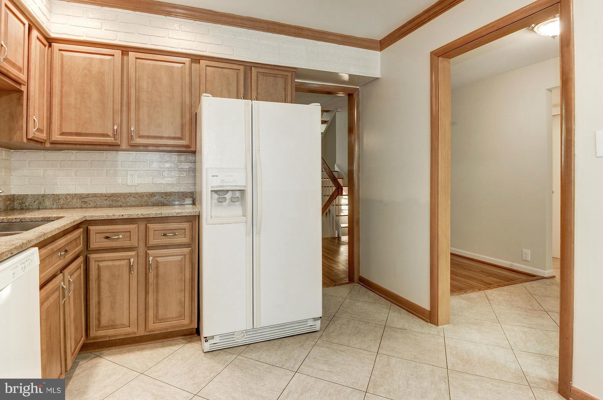 11184 Saffold Way Reston, VA 20190 - Photo 4 of 30 Kitchen