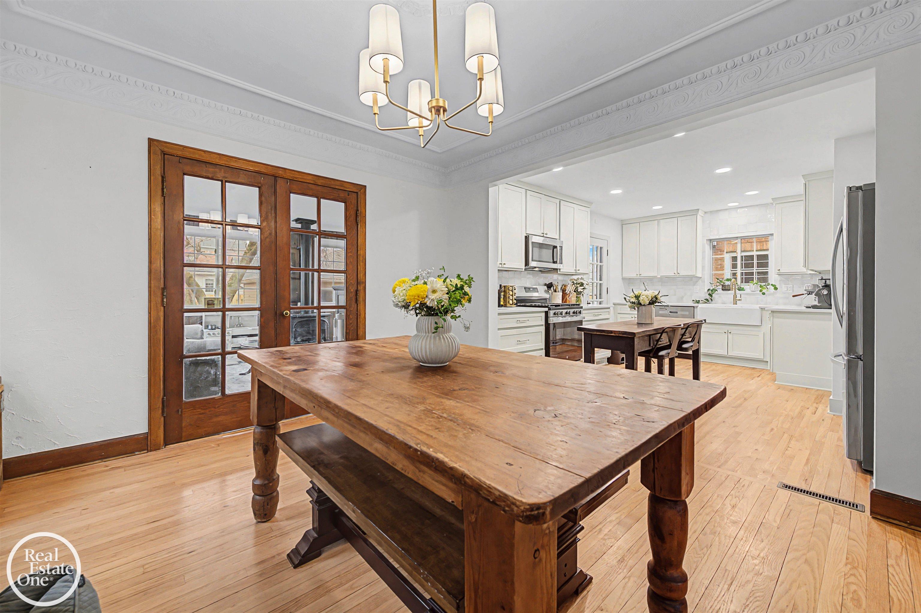 256 Fisher Road Grosse Pointe, MI 48230 - Photo 9 of 30 50200020-3906ffda-abfe-4712-afeb-a8b2ae2cb731.JPG