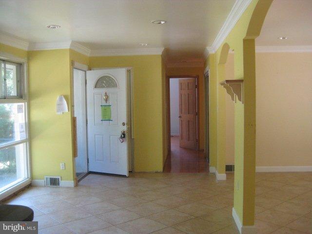 7417 Jervis Street Springfield, VA 22151 - Photo 7 of 16 Living Room
