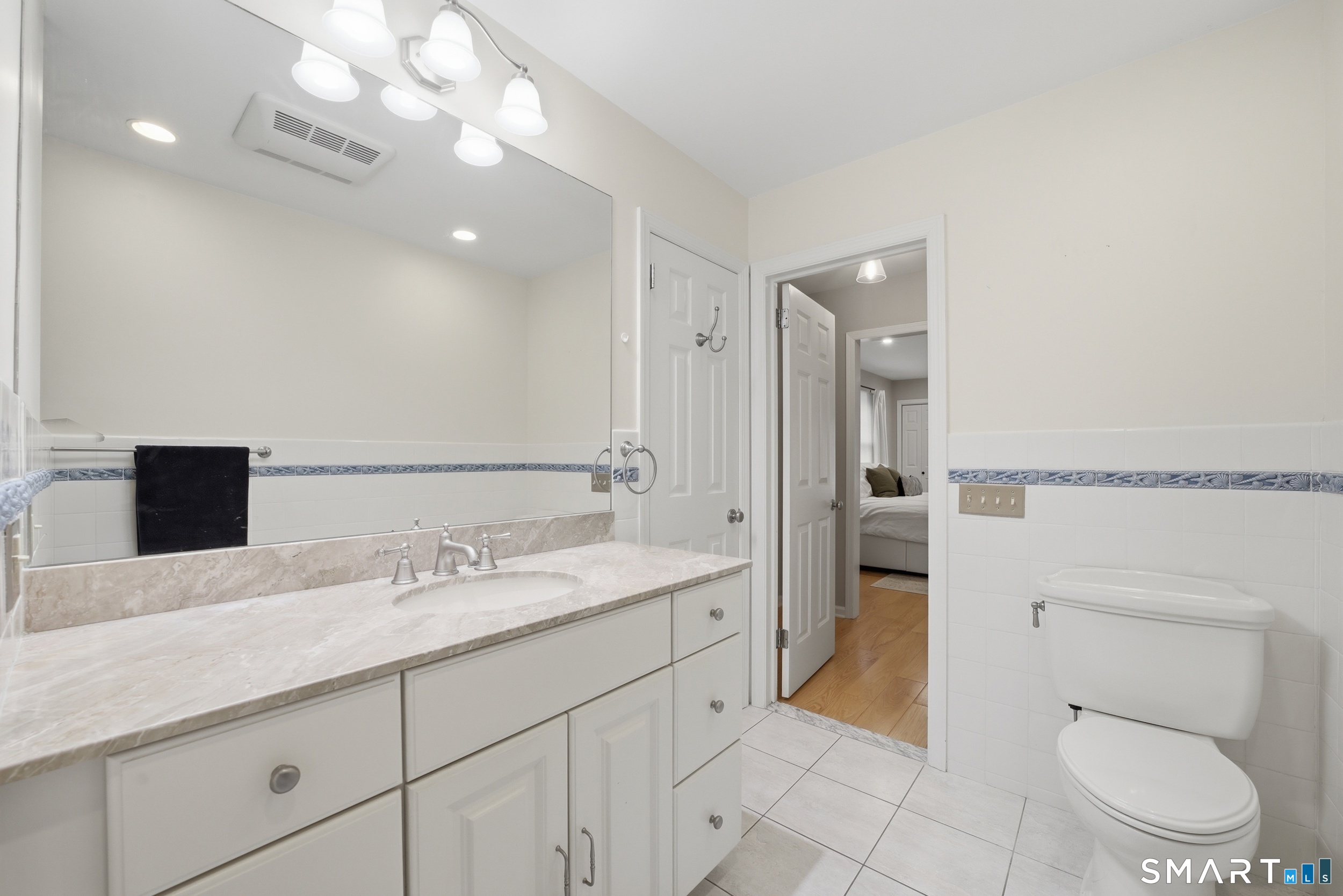 14 Woodchuck Lane Ridgefield, CT 06877 - Photo 22 of 39 Upper Level Primary Bathroom