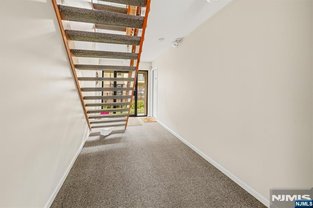 651 Riverside, Unit B15 Lyndhurst, NJ 07071 - Photo 6 of 41 Gallery Image 6