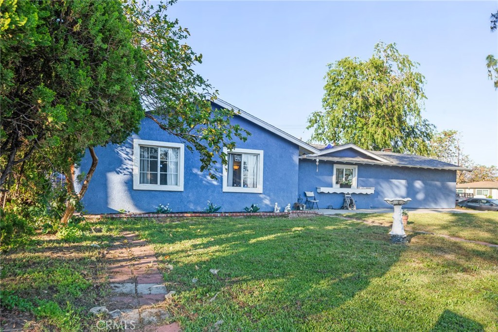 19450 Woodhill Street Rialto, CA 92376 - Photo 6 of 54
