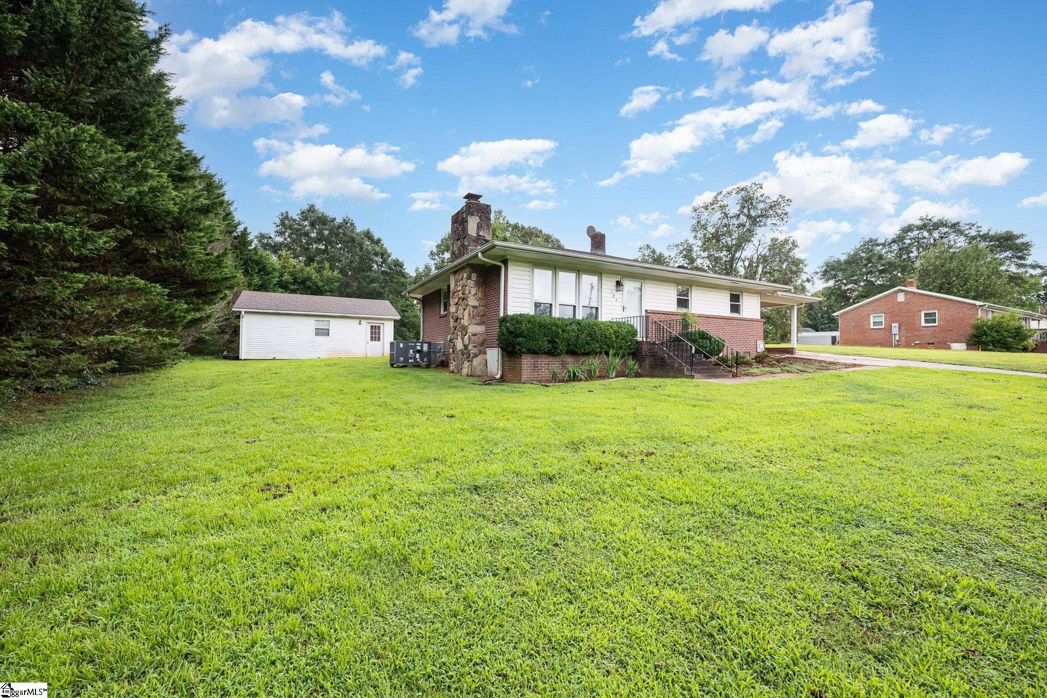 129 Gilliland Road Pickens, SC 29671 - Photo 2 of 30