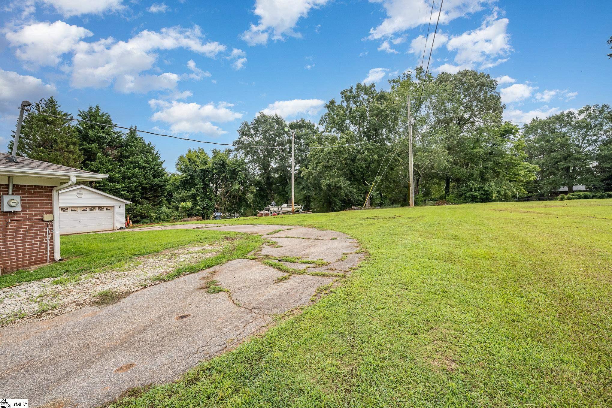129 Gilliland Road Pickens, SC 29671 - Photo 21 of 30