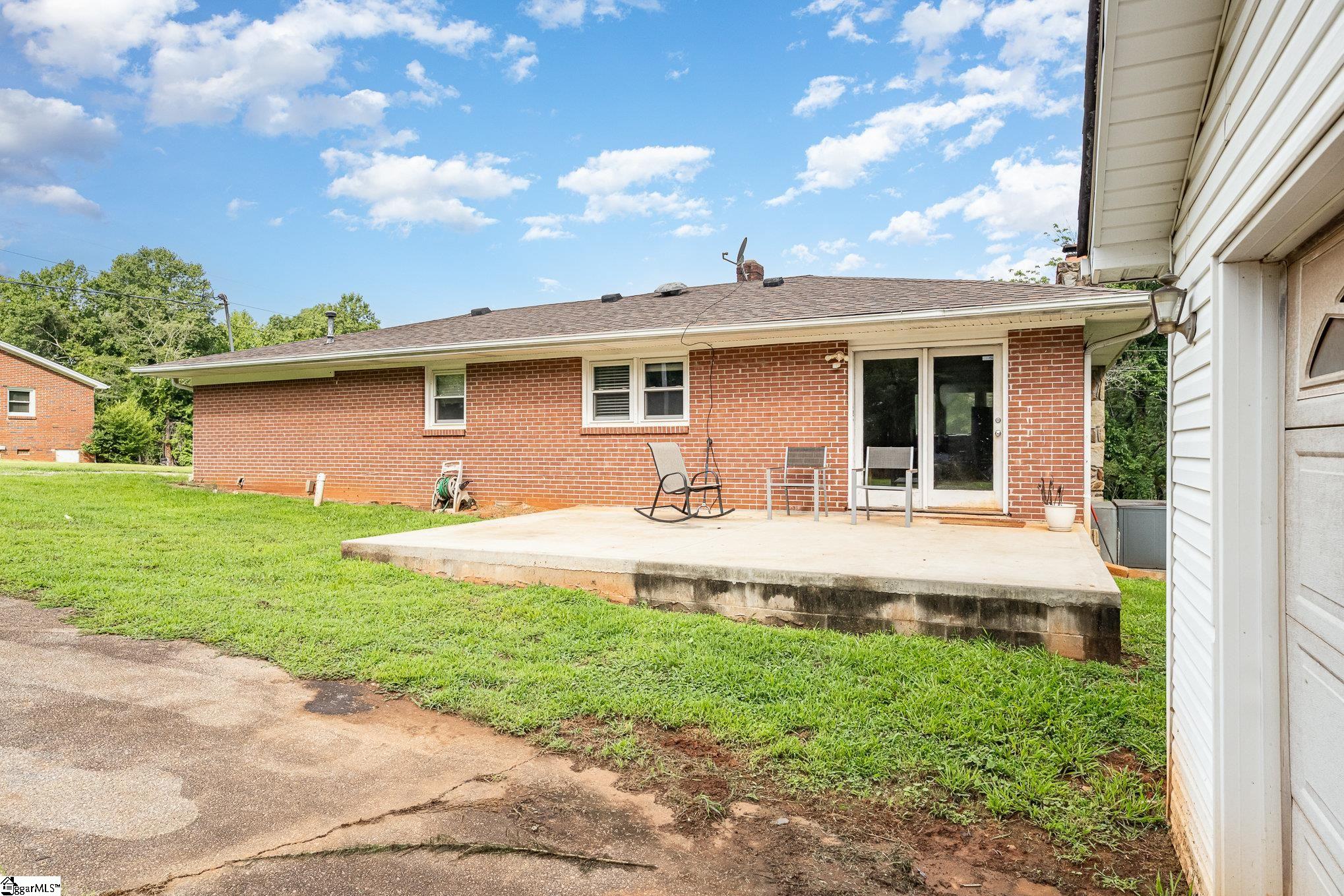 129 Gilliland Road Pickens, SC 29671 - Photo 22 of 30