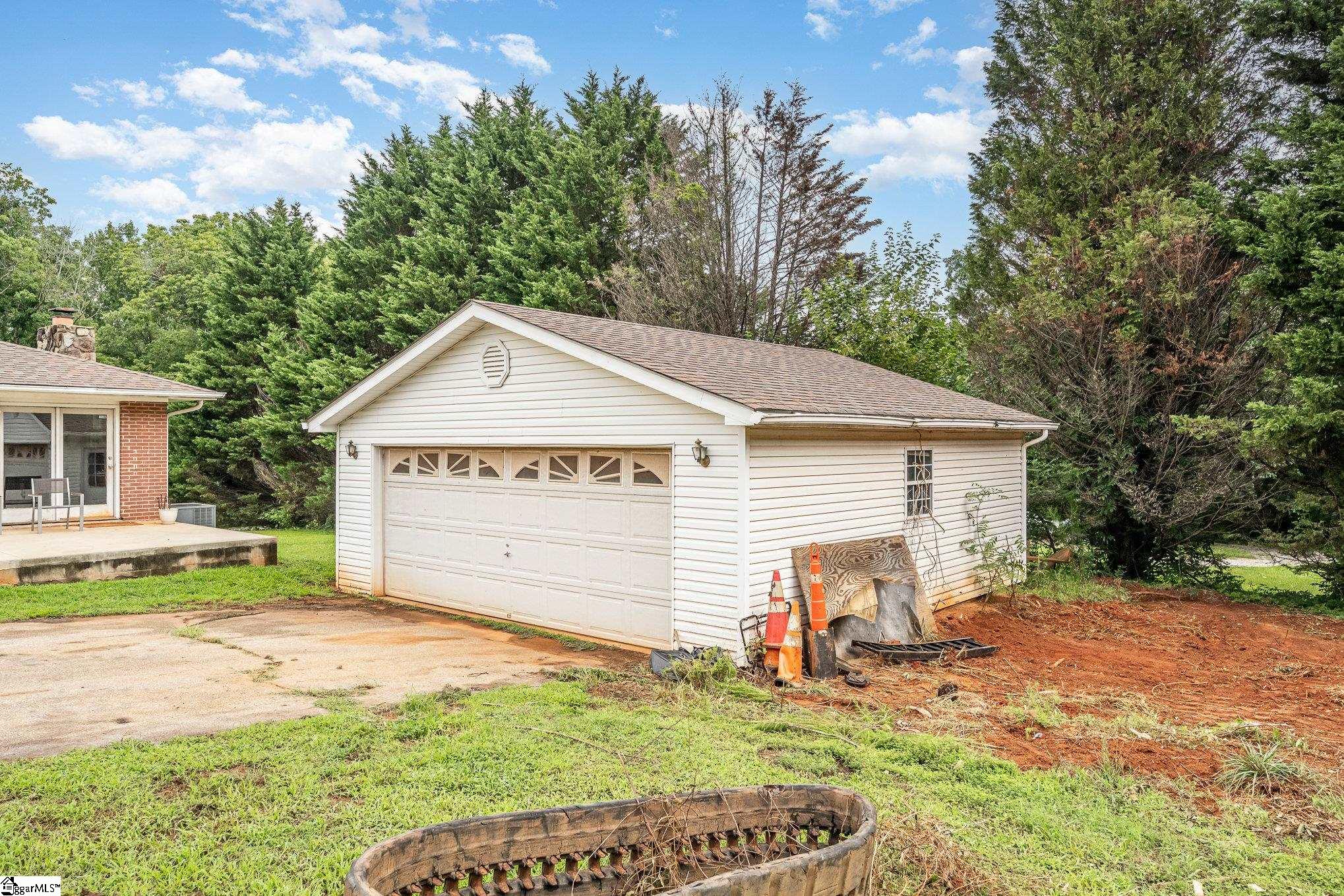 129 Gilliland Road Pickens, SC 29671 - Photo 23 of 30