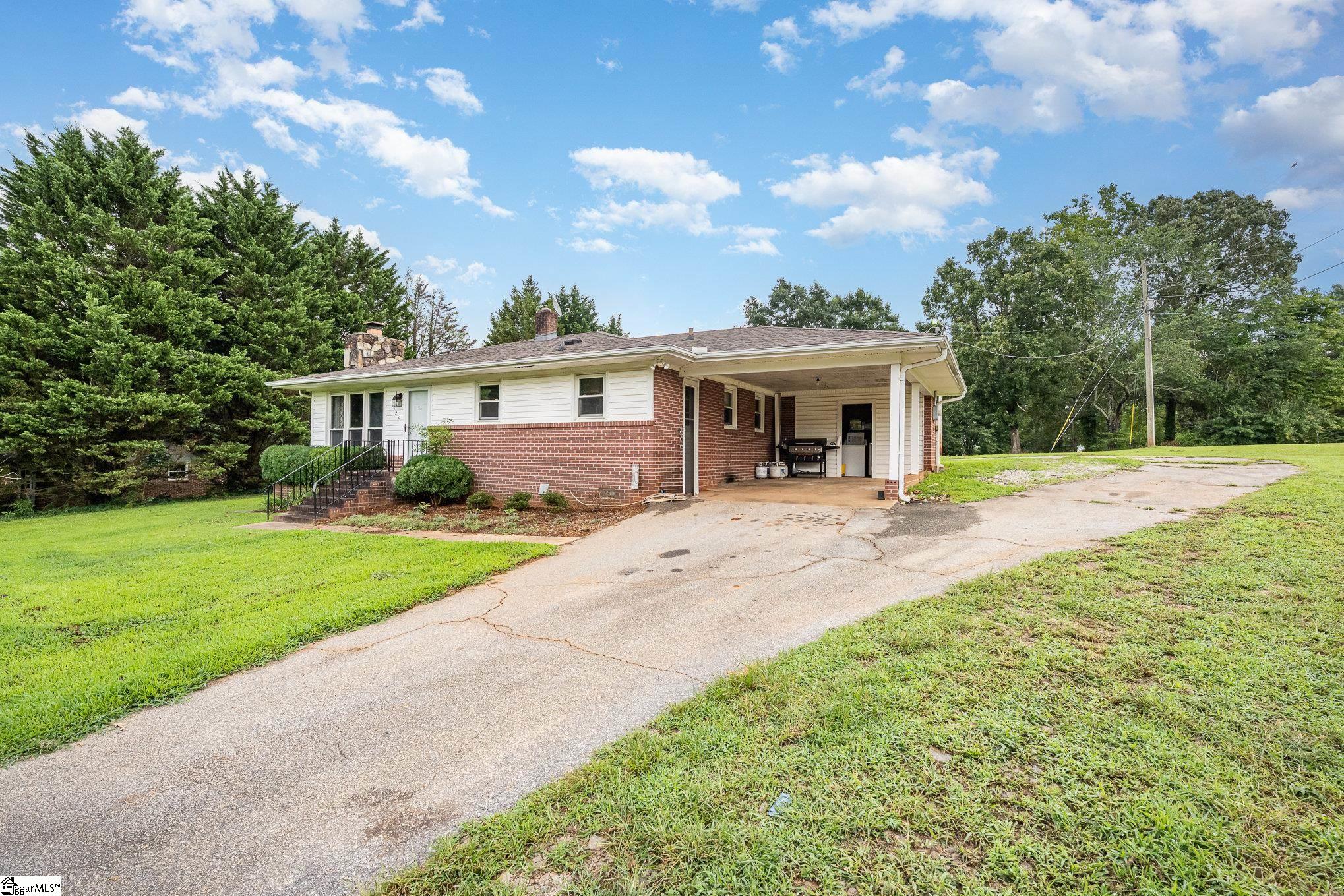 129 Gilliland Road Pickens, SC 29671 - Photo 3 of 30