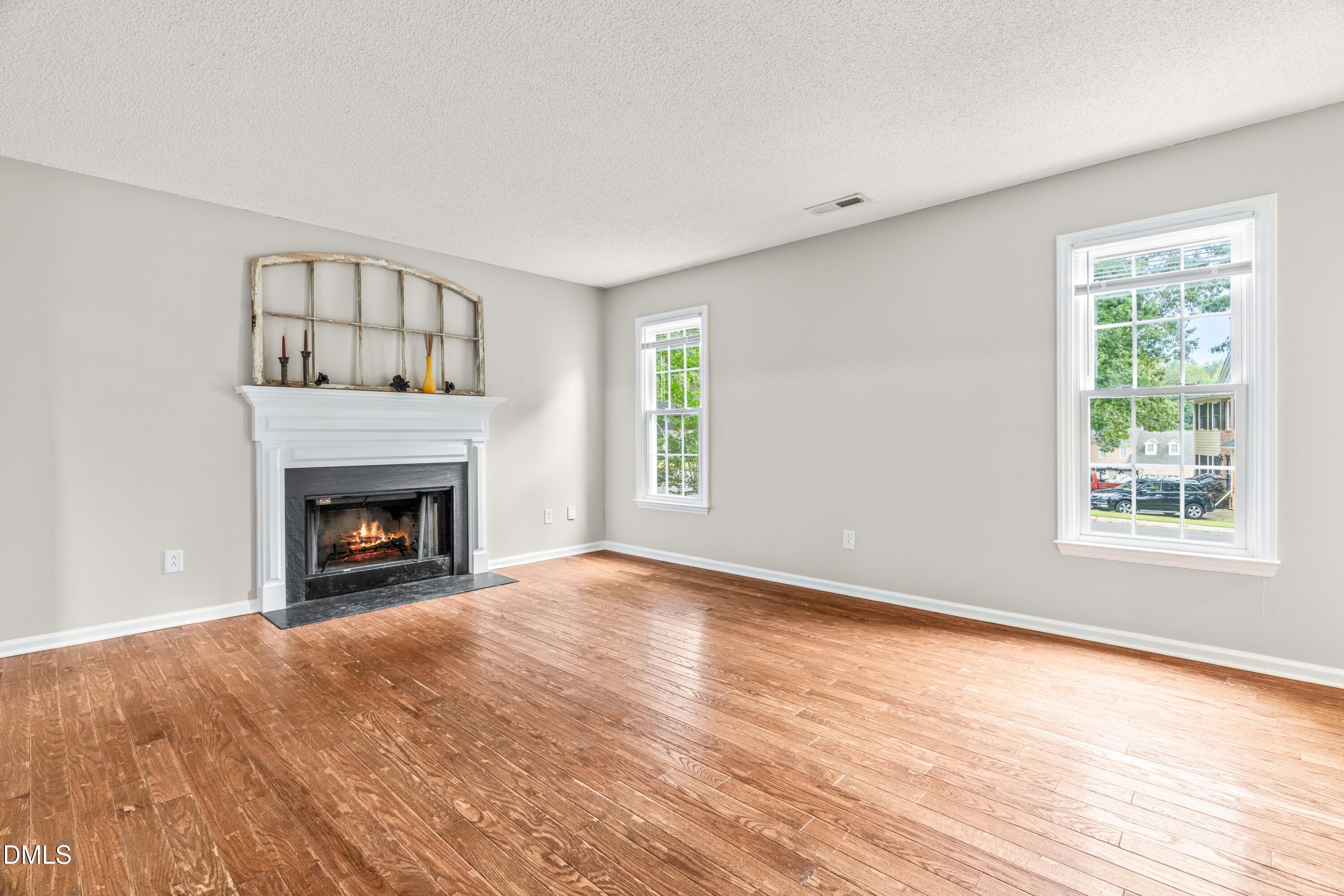 3420 Ribcowski Court Raleigh, NC 27616 - Photo 5 of 29 Living Room