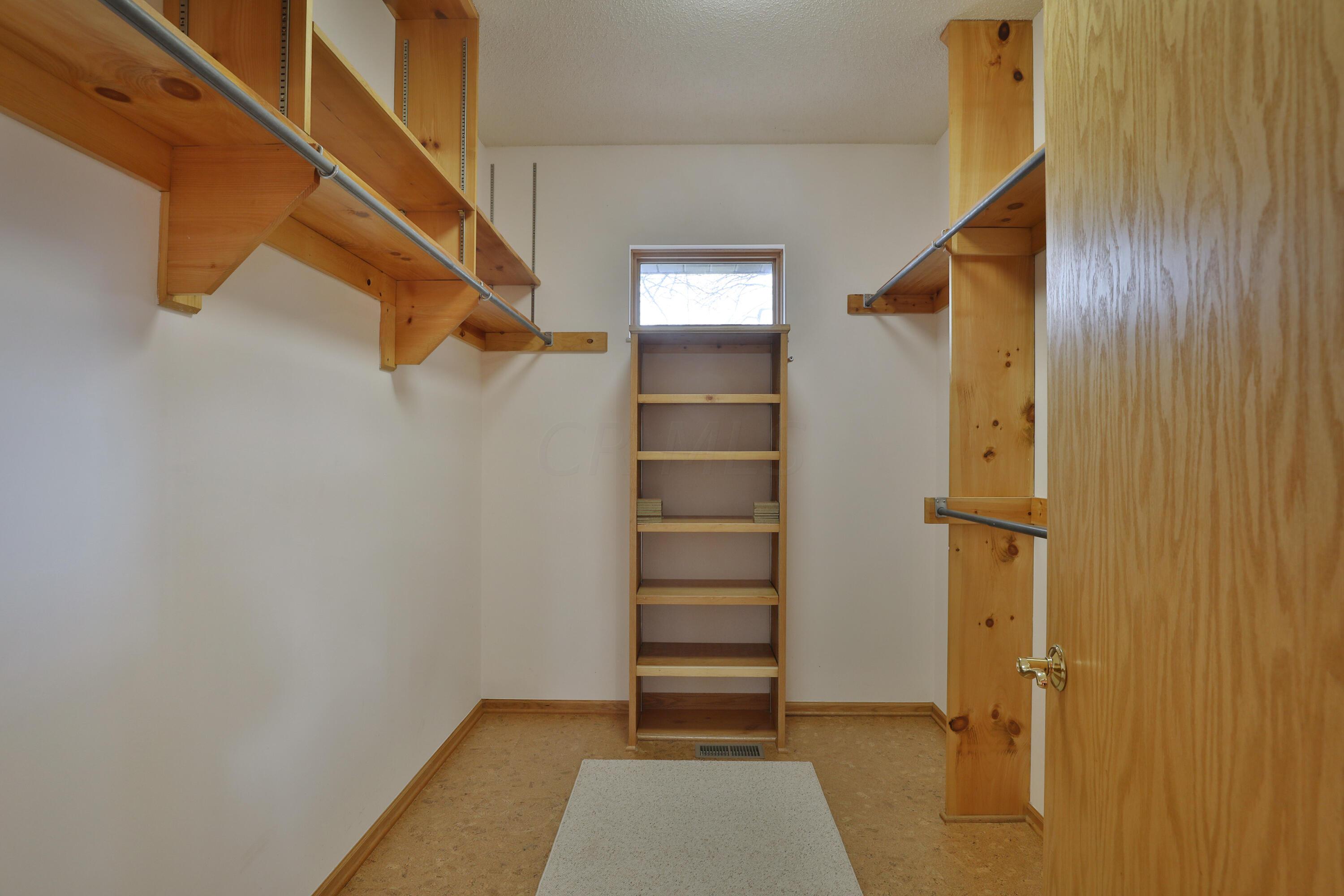 5892 Linworth Road Columbus, OH 43085 - Photo 29 of 68 5892-Linworth-29