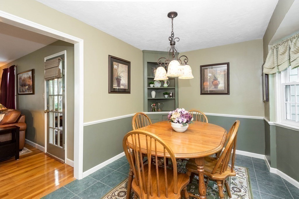 47 Canterbury Road Lynnfield, MA 01940 - Photo 13 of 31 Gallery Image 13
