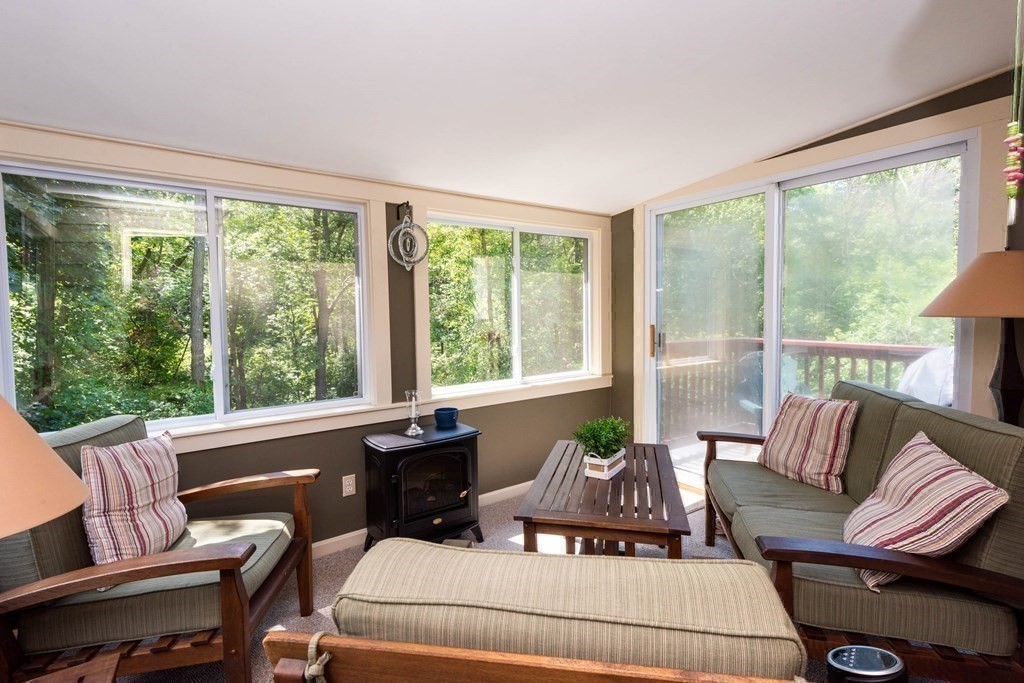 47 Canterbury Road Lynnfield, MA 01940 - Photo 18 of 31 Gallery Image 18