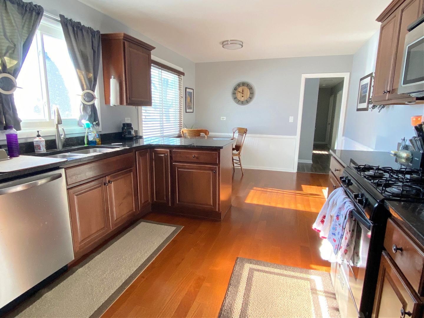 1938 North Washington Street Wheaton, IL 60187 - Photo 4 of 17