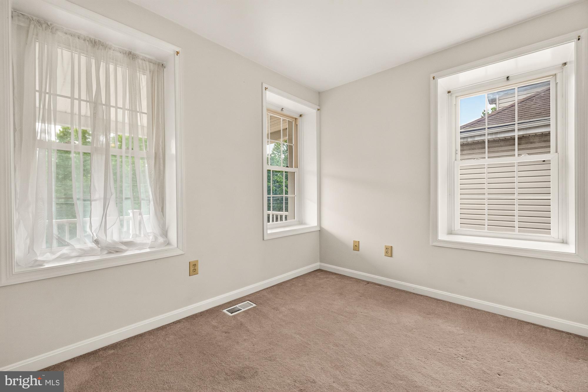 18854 Sandy Hook Road Knoxville, MD 21758 - Photo 29 of 59 3rd bedroom