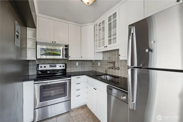 $1,750 | 530 West Olympic Place, Unit 105, Seattle, WA 98119