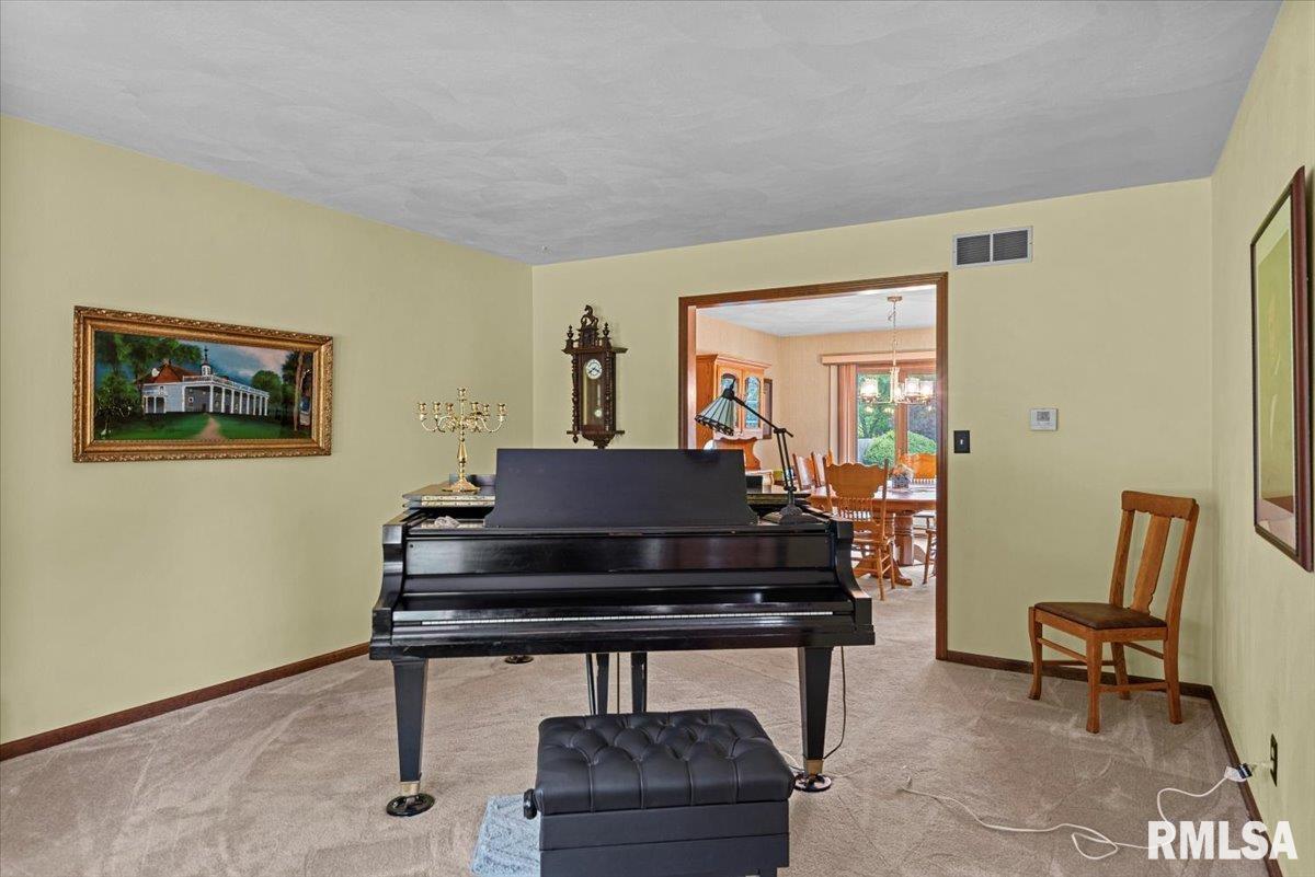 604 Clipper Road Springfield, IL 62711 - Photo 11 of 70