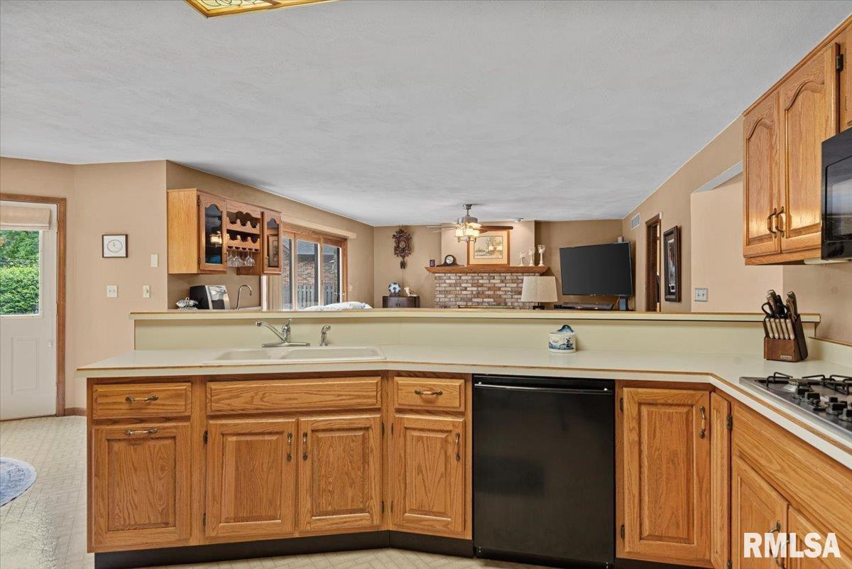 604 Clipper Road Springfield, IL 62711 - Photo 17 of 70