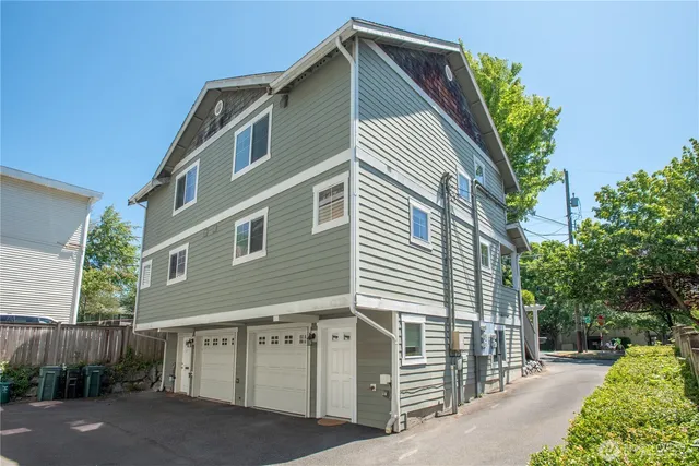 $595,000 | 118 North 104th Street, Unit A, Seattle, WA 98133