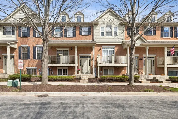 $349,900 | 77 Lee Court, Winfield, IL 60190