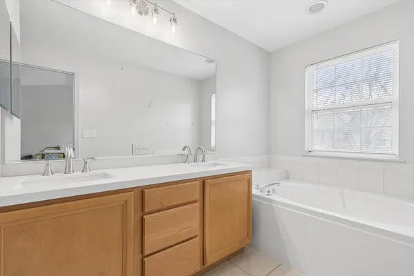 $349,900 | 77 Lee Court, Winfield, IL 60190