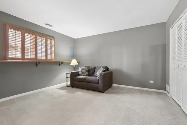 $349,900 | 77 Lee Court, Winfield, IL 60190