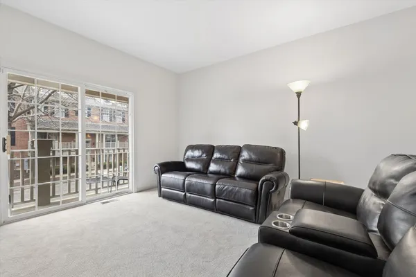 $349,900 | 77 Lee Court, Winfield, IL 60190