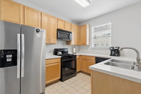 $349,900 | 77 Lee Court, Winfield, IL 60190