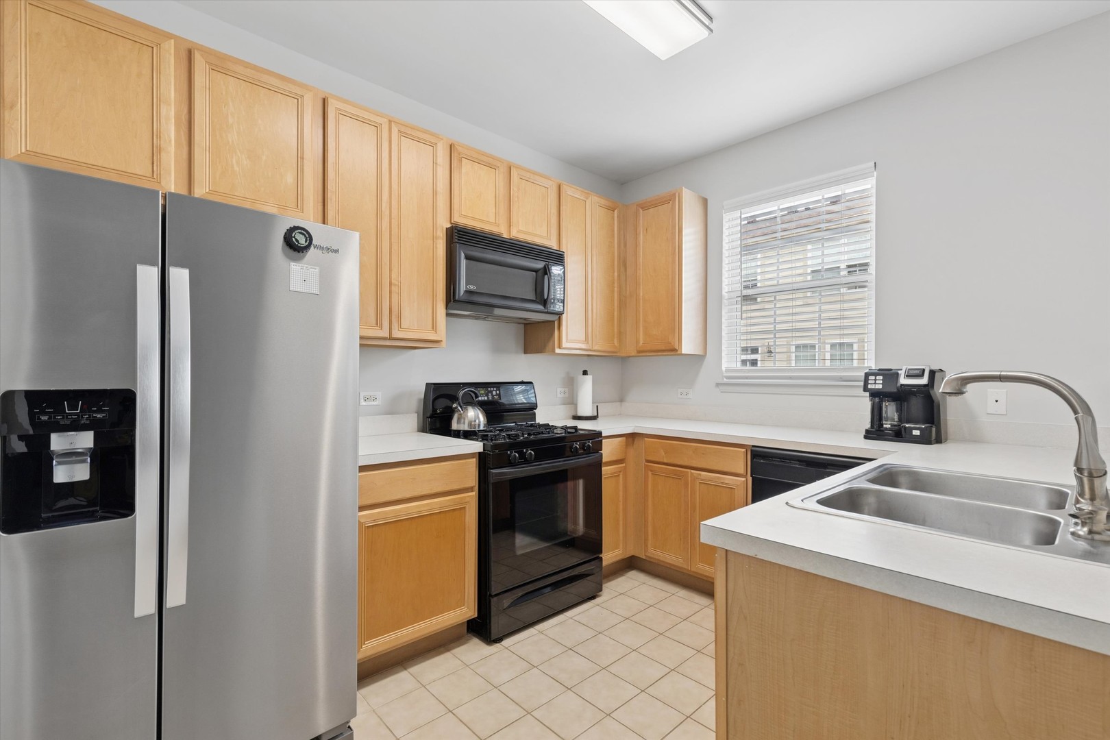 77 Lee Court Winfield, IL 60190 - Photo 6 of 21