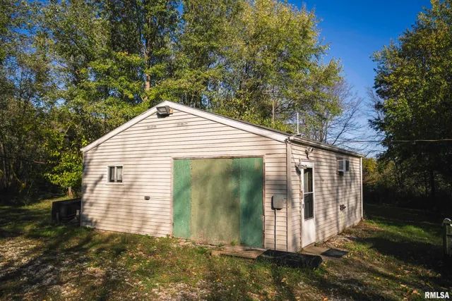 $1,195,000 | 3070 East County Road 900, Plymouth, IL 62367