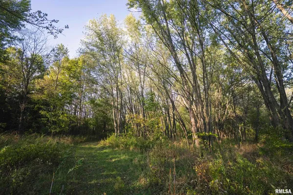 $1,195,000 | 3070 East County Road 900, Plymouth, IL 62367