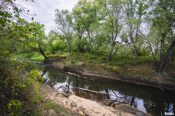 $1,195,000 | 3070 East County Road 900, Plymouth, IL 62367